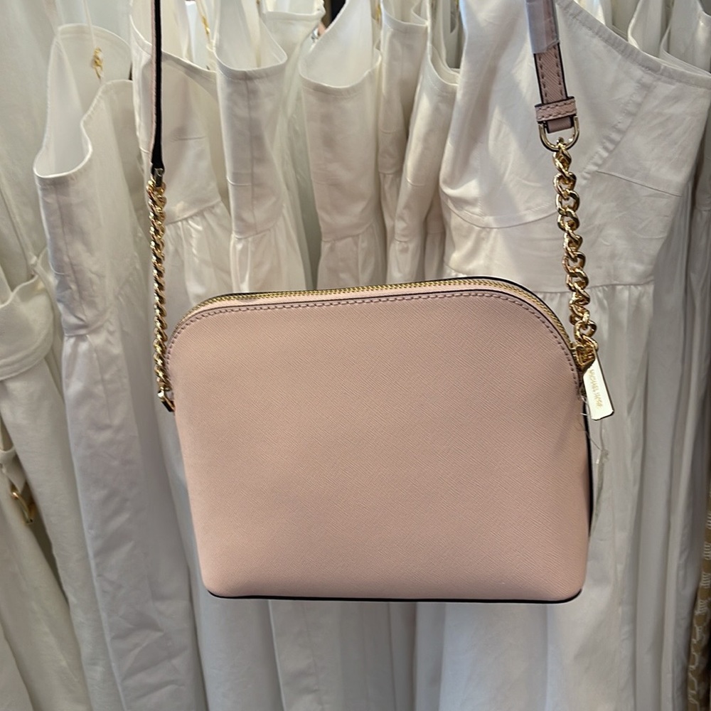 MICHAEL KORS
Jet Set Travel Medium Dome Crossbody Bag
Powder Blush 
NWT - Picture 4 of 16